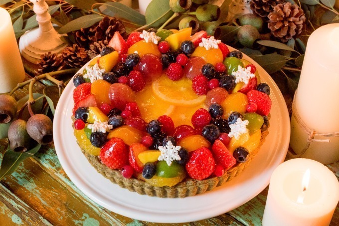 キル フェ ボンのクリスマスケーキ - ツリーやリースをイメージした、フルーツたっぷり贅沢タルト｜写真2
