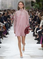 ヴァレンティノ2018年春夏コレクション - 前衛的な視点が告げる、新しい春の訪れ｜写真9