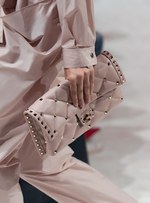 ヴァレンティノ2018年春夏コレクション - 前衛的な視点が告げる、新しい春の訪れ｜写真10