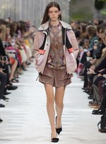 ヴァレンティノ2018年春夏コレクション - 前衛的な視点が告げる、新しい春の訪れ｜写真15