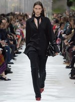 ヴァレンティノ2018年春夏コレクション - 前衛的な視点が告げる、新しい春の訪れ｜写真23