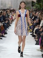 ヴァレンティノ2018年春夏コレクション - 前衛的な視点が告げる、新しい春の訪れ｜写真33