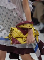 ヴァレンティノ2018年春夏コレクション - 前衛的な視点が告げる、新しい春の訪れ｜写真34