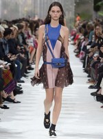 ヴァレンティノ2018年春夏コレクション - 前衛的な視点が告げる、新しい春の訪れ｜写真37