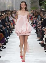 ヴァレンティノ2018年春夏コレクション - 前衛的な視点が告げる、新しい春の訪れ｜写真70