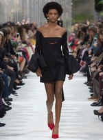 ヴァレンティノ2018年春夏コレクション - 前衛的な視点が告げる、新しい春の訪れ｜写真72