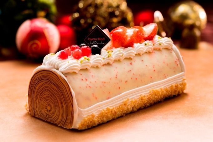 ジョエル・ロブション監修、クリスマスアイスケーキ - 上品な苺風味のブッシュドノエル | 写真