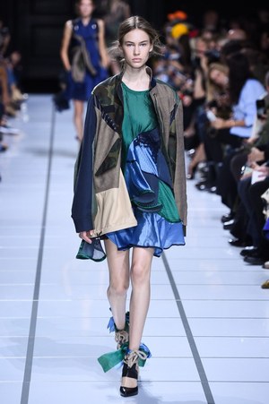 sacai 2018年春夏コレクション - 軽やかに楽しくsacai流ミックスマッチスタイル｜写真4