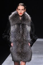 スポーツマックス 2012-13年秋冬コレクション - 都会に生きる現代女性のラグジュアリーな戦闘服｜写真14