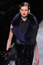 スポーツマックス 2012-13年秋冬コレクション - 都会に生きる現代女性のラグジュアリーな戦闘服｜写真31