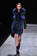 スポーツマックス 2012-13年秋冬コレクション - 都会に生きる現代女性のラグジュアリーな戦闘服｜写真34