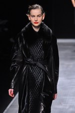 スポーツマックス 2012-13年秋冬コレクション - 都会に生きる現代女性のラグジュアリーな戦闘服｜写真44