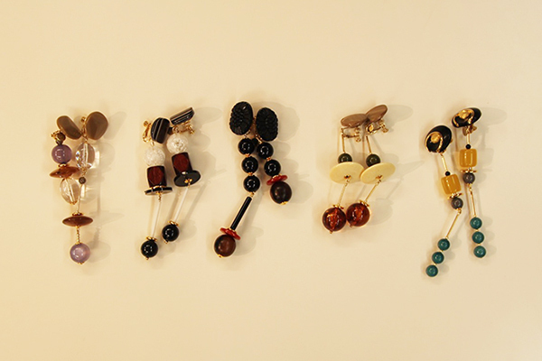 ザ ダラス、新作イヤリングをエディションで先行発売 - ヴィンテージボタンをリメイクした1点もの