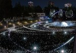 「ミッドタウン・クリスマス 2017」六本木で - 宇宙空間のようなイルミネーションやマルシェが出現｜写真12