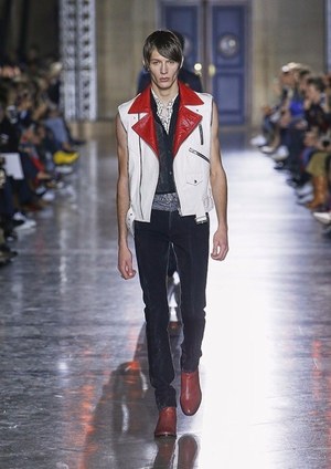 ジバンシィ 2018年春夏メンズコレクション - フランスメゾンに吹き込む、英国の風｜写真17