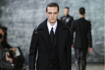 イヴ・サンローラン、ステファノ・ピラーティの辞任を発表