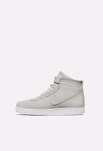 ジョン エリオット×ナイキ、コラボスニーカー - スウェード使用のミニマルなデザイン｜写真8