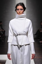 ジャンフランコ フェレ 2012-13年秋冬コレクション - モダンなスタイルで表現された官能美｜写真13