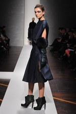 ジャンフランコ フェレ 2012-13年秋冬コレクション - モダンなスタイルで表現された官能美｜写真30