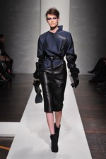ジャンフランコ フェレ 2012-13年秋冬コレクション - モダンなスタイルで表現された官能美｜写真31