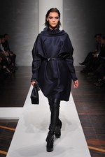 ジャンフランコ フェレ 2012-13年秋冬コレクション - モダンなスタイルで表現された官能美｜写真33