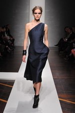 ジャンフランコ フェレ 2012-13年秋冬コレクション - モダンなスタイルで表現された官能美｜写真44