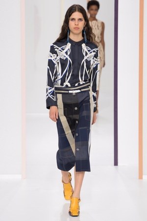 エルメス 2018年春夏コレクション - プレイフルな色柄が構築する新しい乗馬の世界｜写真24