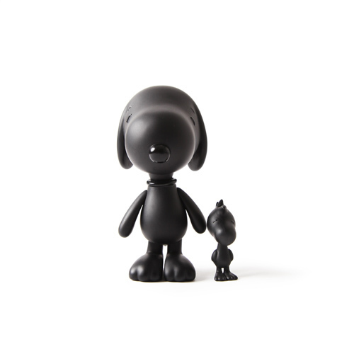 PEANUTSキャラクターとポーター、ハーマンミラーなどとのコラボプロジェクト「BLACK PEANUTS」発売 | 写真