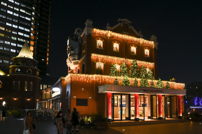 恵比寿ガーデンプレイスのクリスマス - バカラの世界最大級シャンデリアや10mのクリスマスツリー｜写真15