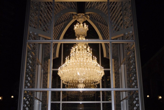 スケートリンク｜恵比寿ガーデンプレイスのクリスマス - バカラの世界最大級シャンデリアや10mのクリスマスツリー