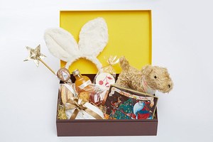 ボンポワンの日本限定クリスマスセット - ネコ耳カチューシャや星形ステッキ、スイーツを詰め込んで