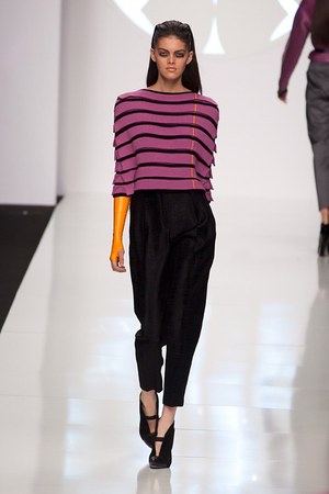 ビブロス(byblos) 2012-13年秋冬コレクション - エレガントでスタイリッシュな火星での生活｜写真14