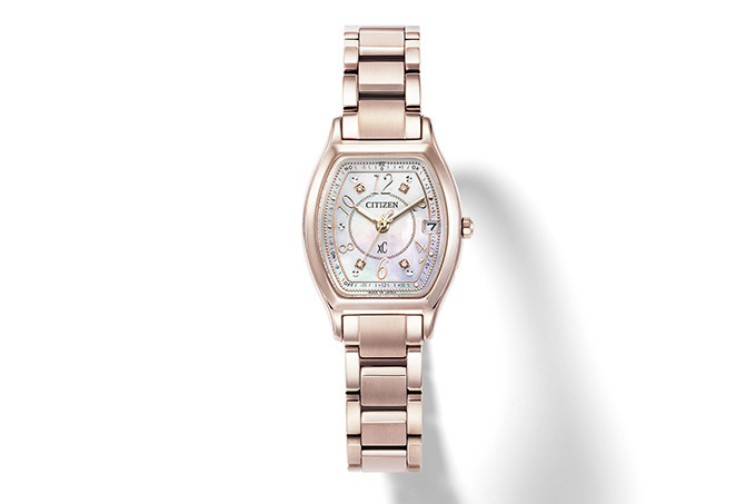シチズン、”サクラピンク”の腕時計「シチズン クロスシー」に新作 - 文字盤に4石のダイヤモンドを - ファッションプレス