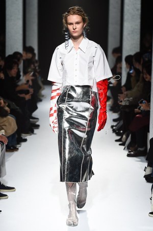 ヨウヘイ オオノ 2018年春夏コレクション - 素材で遊ぶ、大胆な近未来ウェア｜写真25