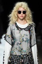 ヘンリック ヴィブスコフ 2018年春夏コレクション - ポップなテキスタイルで“睡眠”を表現｜写真24