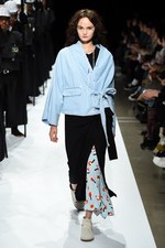 ヘンリック ヴィブスコフ 2018年春夏コレクション - ポップなテキスタイルで“睡眠”を表現｜写真42