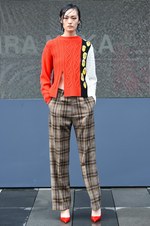 本田翼が仔羊と登場、ギンザ シックスでファッションショー - ポール・スミスやミントデザインズら参加｜写真9