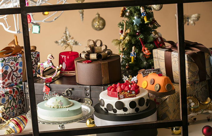 ヒルトン東京のクリスマスケーキ、宝石やプレゼントボックスをモチーフに｜写真1