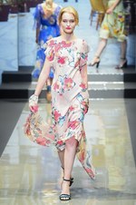 ユキ トリヰ インターナショナル 2018年春夏コレクション - 心弾む花々の明るい輝き｜写真3