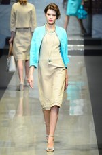 ユキ トリヰ インターナショナル 2018年春夏コレクション - 心弾む花々の明るい輝き｜写真11