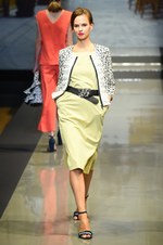 ユキ トリヰ インターナショナル 2018年春夏コレクション - 心弾む花々の明るい輝き｜写真17