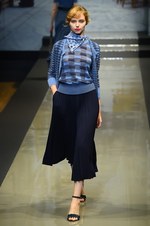 ユキ トリヰ インターナショナル 2018年春夏コレクション - 心弾む花々の明るい輝き｜写真29