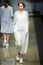 ユキ トリヰ インターナショナル 2018年春夏コレクション - 心弾む花々の明るい輝き｜写真31