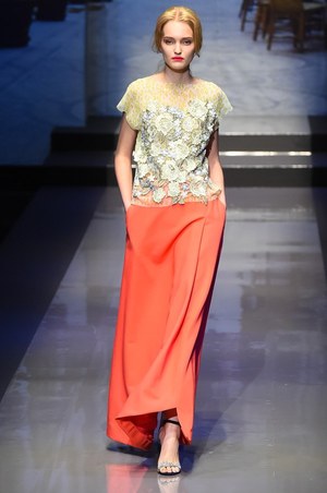 ユキ トリヰ インターナショナル 2018年春夏コレクション - 心弾む花々の明るい輝き｜写真47