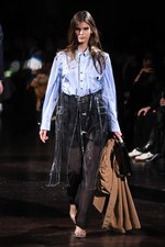 TOGA 2018年春夏コレクション - まだ見ぬ肌を“現在進行形で”より自由に解き放ち続ける｜写真7