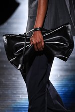 TOGA 2018年春夏コレクション - まだ見ぬ肌を“現在進行形で”より自由に解き放ち続ける｜写真25