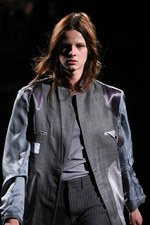 TOGA 2018年春夏コレクション - まだ見ぬ肌を“現在進行形で”より自由に解き放ち続ける｜写真29