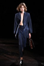 TOGA 2018年春夏コレクション - まだ見ぬ肌を“現在進行形で”より自由に解き放ち続ける｜写真30