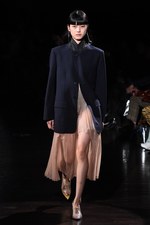 TOGA 2018年春夏コレクション - まだ見ぬ肌を“現在進行形で”より自由に解き放ち続ける｜写真33