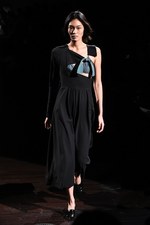 TOGA 2018年春夏コレクション - まだ見ぬ肌を“現在進行形で”より自由に解き放ち続ける｜写真45